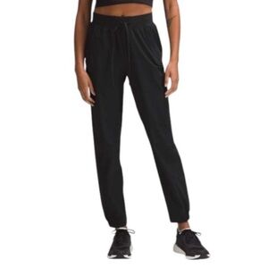 Lululemon License to Train High-Rise Pants in Black Size 10